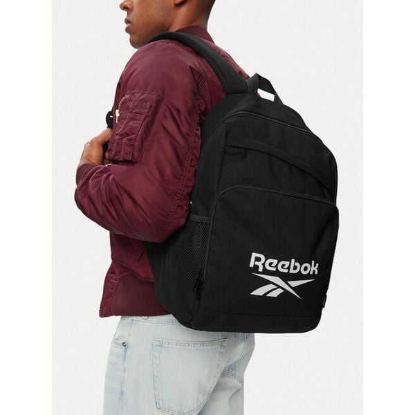 Plecak Reebok. Czarne plecaki damskie Reebok, bez wzorów. Za 159.99 zł.