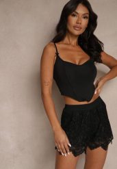 Czarne Koronkowe Szorty z Bawełną Lunisella. Czarne szorty damskie Renee, bez wzorów, z bawełny, eleganckie. Za 44.99 zł.