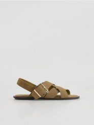 Zamszowe sandały - beżowy. Brązowe sandały damskie Reserved, bez wzorów, z zamszu, bez obcasa, bez zapięcia. Za 149.99 zł.