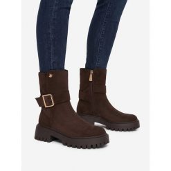 Botki Beverly Hills Polo Club. Brązowe botki damskie Beverly Hills Polo Club, bez wzorów, bez obcasa, na płaskiej podeszwie, bez zapięcia. Za 329.99 zł.