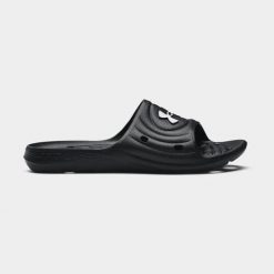 Klapki Under Armour 3027013-001 czarne. Czarne klapki damskie na lato, bez wzorów, z materiału, sportowe, bez obcasa, bez zapięcia. Za 169.40 zł.