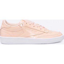 Reebok Classic - Buty Club C 85 Patent. Pomarańczowe obuwie sportowe damskie Reebok Classic, bez wzorów, z gumy, z okrągłym noskiem, bez zapięcia, Adidas Advantage, climacool (adidas). W wyprzedaży za 139.90 zł.