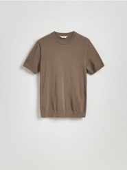 Sweter z krótkim rękawem - brązowy. Brązowe swetry męskie Reserved, l, bez wzorów, z bawełny, bez kołnierzyka, bez ramiączek. Za 89.99 zł.