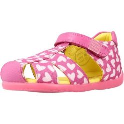 Sandały AGATHA RUIZ DE LA PRADA 212900 Rose. Czerwone sandały damskie Agatha Ruiz de la Prada, bez wzorów, ze skóry, bez obcasa, bez zapięcia. Za 117.99 zł.