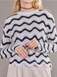 Sweter w paski - wielobarwny. Swetry nierozpinane damskie Sinsay, l, bez wzorów, bez kołnierzyka, bez ramiączek. W wyprzedaży za 19.99 zł.