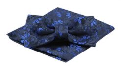 Męska Mucha z Poszetką, Ciemnogranatowa w Kwiaty- Alties. Niebieskie krawaty i muchy Alties, bez wzorów, eleganckie. Za 54.00 zł.