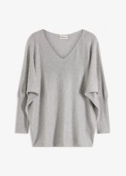 Sweter z cienkiej dzianiny z rękawami typu nietoperz i kryształkami. Czarne swetry nierozpinane damskie bonprix, z aplikacjami, z dzianiny, eleganckie, bez kołnierzyka, bez ramiączek. Za 169.99 zł.