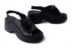 BOCCATO 500 4700 27 TSYH black, sandały damskie. Czarne sandały damskie Boccato, bez wzorów, ze skóry, bez obcasa, na obcasie, bez zapięcia. Za 227.43 zł.