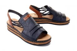 RIEKER 62962-14 blue combination, sandały damskie. Niebieskie sandały damskie Rieker, bez wzorów, bez obcasa, na koturnie, bez zapięcia. Za 255.92 zł.