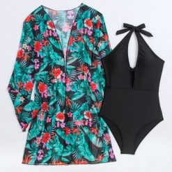 Strój kąpielowy jednoczęściowy z wygodnym krojem na plażę i basen Aili. Stroje kąpielowe damskie Intica, s, bez wzorów. Za 169.00 zł.