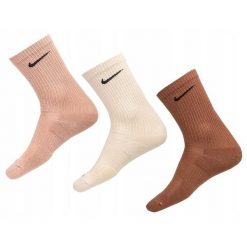 Skarpety Nike Everyday Cushioned 3 pary kolorowe. Brązowe skarpetki damskie Nike, bez wzorów. Za 71.00 zł.