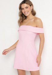 Jasnoróżowa Taliowana Sukienka z Dekoltem Bandeau z Zakładką Zelzemis. Czerwone sukienki damskie Born2be, l, bez wzorów, eleganckie, bez kołnierzyka, bez ramiączek, mini. Za 119.99 zł.