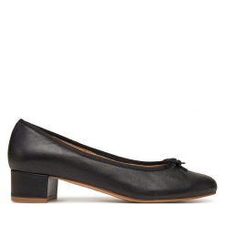 Czółenka Balagan. Czarne czółenka damskie BALAGAN, bez wzorów, bez obcasa, bez zapięcia. Za 399.99 zł.