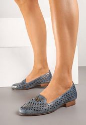 Niebieskie Czółenka Ażurowe z Ozdobnym Motylkiem i Skórzaną Wkładką Davialira. Niebieskie czółenka damskie Born2be, w ażurowe wzory, eleganckie, bez obcasa, bez zapięcia. Za 129.99 zł.