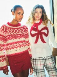 Wzorzysty sweter z domieszką wełny - czerwony. Czerwone swetry nierozpinane damskie Reserved, l, bez wzorów, z dzianiny, bez kołnierzyka, bez ramiączek. W wyprzedaży za 69.99 zł.