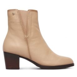 Botki Pikolinos. Białe botki damskie Pikolinos, bez wzorów, bez obcasa, na słupku, bez zapięcia. Za 759.99 zł.