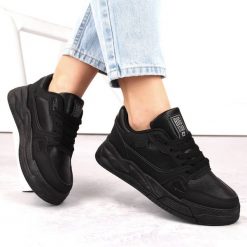 Buty sportowe czarne Big Star NN274666. Czarne obuwie sportowe damskie BIG STAR, bez wzorów, ze skóry ekologicznej, bez zapięcia. Za 85.50 zł.