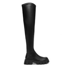 Kozaki DeeZee. Czarne kozaki damskie DeeZee, bez wzorów, bez obcasa, na płaskiej podeszwie, bez zapięcia. Za 249.99 zł.