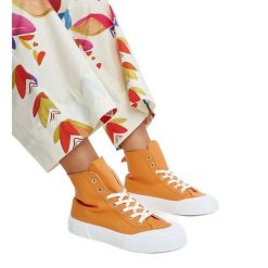 Pomarańczowe wysokie trampki Vinka. Brązowe trampki i tenisówki damskie bez wzorów, z tkaniny, bez zapięcia. Za 81.83 zł.
