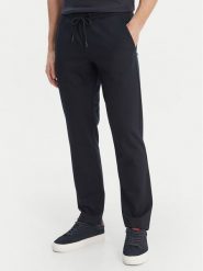 Bugatti Spodnie dresowe 8250-15123E Granatowy Relaxed Fit. Niebieskie spodnie sportowe męskie Bugatti, m, bez wzorów, z dresówki. Za 509.99 zł.