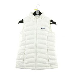 Second life - Kurtka puchowa dla kobiet biała - Stan dobry. Białe kurtki sportowe damskie Patagonia, s, bez wzorów, z puchu, bez ramiączek, bez kaptura, trekkingowe. Za 170.36 zł.