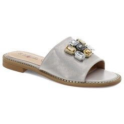 Beżowe Klapki S.Barski Eleganckie Obuwie Damskie. Brązowe klapki damskie S.BARSKI, z aplikacjami, z tkaniny, eleganckie, bez obcasa, bez zapięcia. Za 109.00 zł.