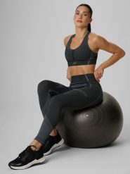 4F Legginsy treningowe bezszwowe damskie - czarne M/L. Czarne legginsy damskie 4F, bez wzorów, z materiału. Za 149.99 zł.