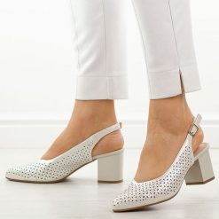 Srebrne skórzane ażurowe czółenka damskie Jezzi 2263A-5. Szare czółenka damskie Jezzi, na lato, w ażurowe wzory, ze skóry, casualowe, bez obcasa, na słupku, bez zapięcia. Za 219.00 zł.