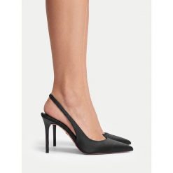 Szpilki Nine West. Czarne szpilki damskie Nine West, bez wzorów, bez obcasa, na szpilce, bez zapięcia. Za 279.99 zł.