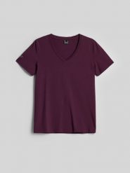 4F T-shirt regular gładki damski - fioletowy XS. Fioletowe t-shirty damskie 4F, xs, bez wzorów, z bawełny, biznesowe, bez kołnierzyka, bez ramiączek. Za 59.99 zł.
