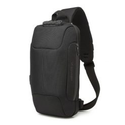 Plecak Wozinsky Premium na jedno ramię, antykradzieżowy z organizerem i USB. Czarne plecaki męskie Wozinsky, bez wzorów, biznesowe. W wyprzedaży za 89.00 zł.