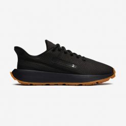 Buty sportowe męskie Decathlon KLNJ Be Geared Up. Czarne buty sportowe męskie Decathlon, bez wzorów, z kauczuku, bez zapięcia, trekkingowe. Za 139.99 zł.