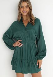 Ciemnozielona Sukienka z Falbankami Nezisa. Zielone sukienki damskie Born2be, l, z aplikacjami, bez kołnierzyka, bez ramiączek, mini. Za 159.99 zł.