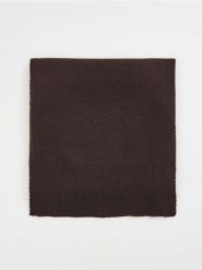 Brązowy szalik basic - brązowy. Brązowe szaliki damskie Sinsay, bez wzorów. Za 35.99 zł.