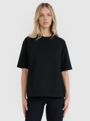 4F T-shirt oversize gładki damski - czarny S. Czarne t-shirty damskie 4F, s, bez wzorów, z bawełny, klasyczne, bez kołnierzyka, bez ramiączek. W wyprzedaży za 49.99 zł.