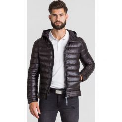 KURTKA PUFFA BIKER Guess. Czarne kurtki męskie Guess, l, z aplikacjami, z gumy, z kapturem. Za 729.00 zł.