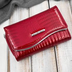 Portfel damski skórzany lakierowany ze zwierzęcym wzorem croco czerwony SP-24-CRD. Czerwone portfele damskie z lakierowanej skóry. Za 109.00 zł.