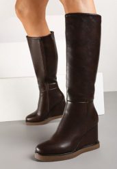 Brązowe Klasyczne Kozaki na Koturnie Narini. Brązowe kozaki damskie Born2be, bez wzorów, z dzianiny, bez obcasa, na koturnie, bez zapięcia. Za 159.99 zł.