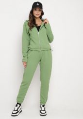 Zielony Pikowany Komplet Dresowy z Bawełną Bluza z Kapturem i Spodnie Joggery Evalisseia. Zielone bluzy damskie Born2be, m, bez wzorów, z bawełny, eleganckie, bez ramiączek, z kapturem. Za 149.99 zł.