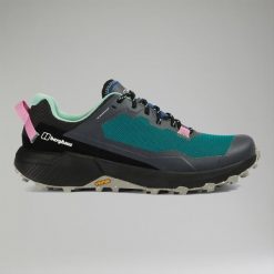 Buty outdoor damskie Berghaus Revolute Active Shoe. Czarne obuwie sportowe damskie Berghaus, bez wzorów, bez zapięcia, outdoorowe. Za 403.99 zł.