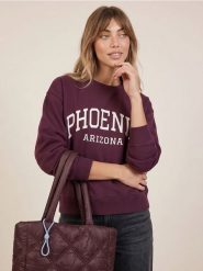 Dresowa bluza crewneck z napisem - bordowy. Czerwone bluzy damskie Sinsay, l, bez wzorów, z dresówki, bez ramiączek, bez kaptura. Za 35.99 zł.