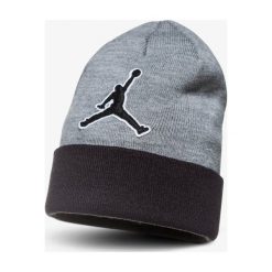 Jordan Czapka Zimowa Beanie Graphic , szary, rozmiar ONE SIZE. Szare czapki damskie Nike, na zimę, bez wzorów, z bawełny. Za 119.99 zł.