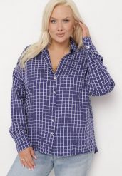 Granatowa Bawełniana Koszula z Długim Rękawem i Trójkątnym Dekoltem Zapinana na Guziki Tesapaula. Niebieskie koszule damskie Born2be, plus size, bez wzorów, z bawełny, eleganckie, bez kołnierzyka, bez ramiączek. Za 49.99 zł.