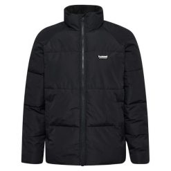 Kurtka puchowa Hummel. Czarne kurtki męskie Hummel, bez wzorów, z puchu, sportowe, bez kaptura. W wyprzedaży za 268.00 zł.