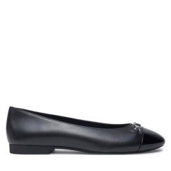 Baleriny MICHAEL Michael Kors. Czarne balerinki damskie MICHAEL Michael Kors, bez wzorów, bez obcasa, bez zapięcia. Za 499.99 zł.