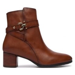 Botki Pikolinos. Brązowe botki damskie Pikolinos, bez wzorów, bez obcasa, na słupku, bez zapięcia. Za 759.99 zł.