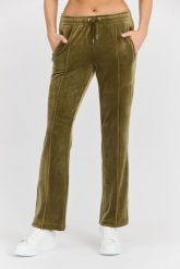 JUICY COUTURE Damskie zielone spodnie dresowe Tina Track Pant. Zielone spodnie dresowe damskie Juicy Couture, bez wzorów, z dresówki, eleganckie. W wyprzedaży za 208.99 zł.