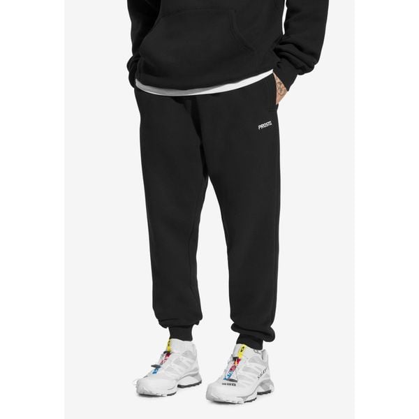 Spodnie dresowe męskie Prosto Darn. Czarne spodnie sportowe męskie Prosto., m, bez wzorów, z dresówki. Za 249.99 zł.