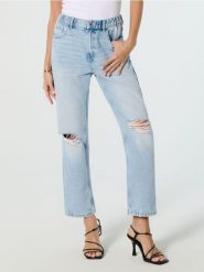 Jeansy mom fit z przetarciami - niebieski. Niebieskie jeansy damskie Sinsay, bez wzorów, z jeansu. W wyprzedaży za 32.99 zł.