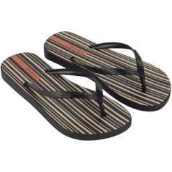Klapki Ipanema Classica Hap 83539-AR971 czarne. Czarne klapki damskie bez wzorów, z materiału, bez obcasa, bez zapięcia. Za 99.40 zł.